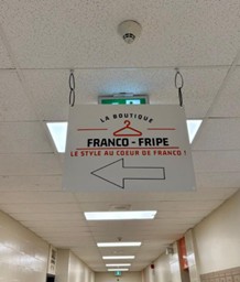 Photo of the Franco Fripe direction sign in the school